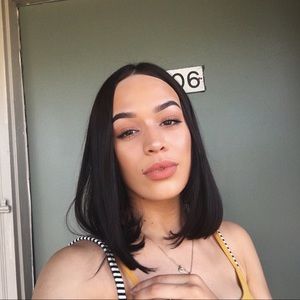 Meet your Posher, Ana